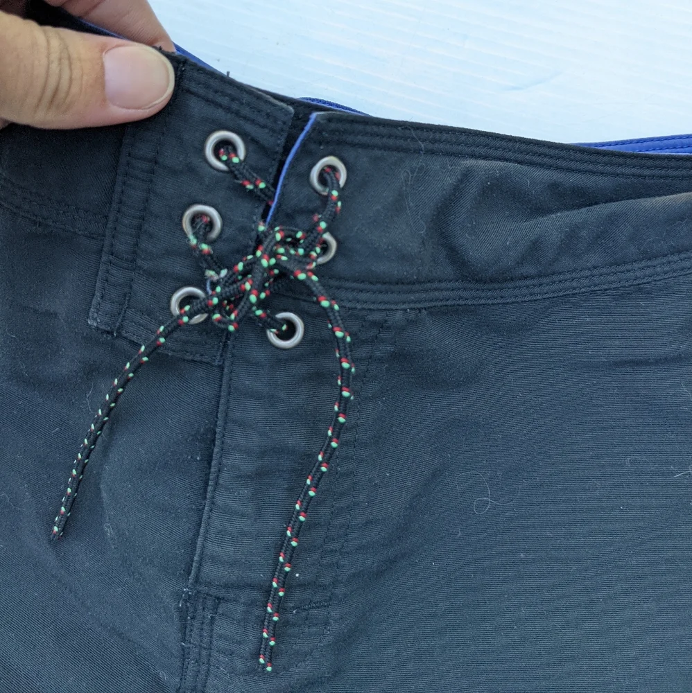 PATAGONIA women's black baggy shorts - Picture 3 of 9